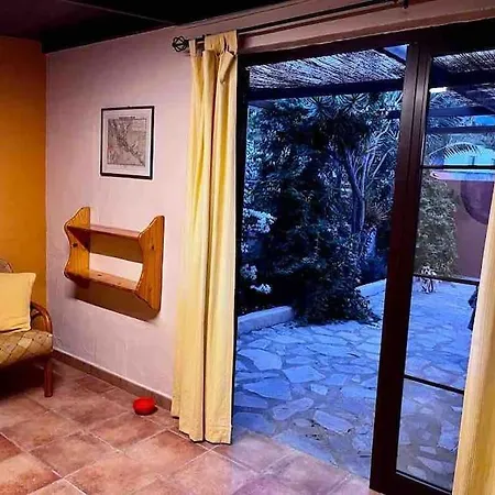 Casa Antika Holiday home